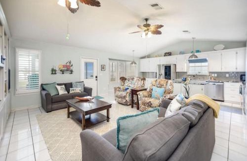 Port Lavaca House | Mag Beach Refuge - Bayfront