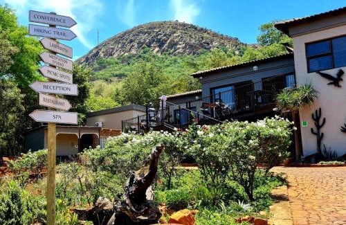 Hartbeespoort Cabin | Magalies Mountain Lodge and Spa