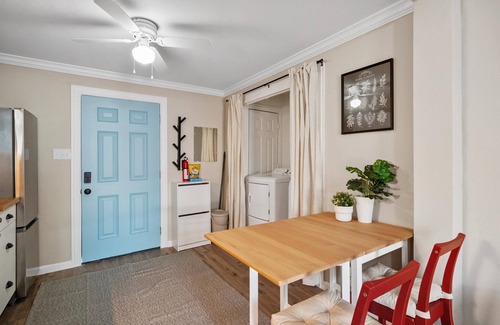 Fort Worth House | Magazine-Worthy Cowtown Bungalow. Pet-Friendly!