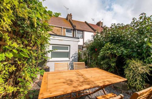 Broadstairs House | Magdala Cottage -village Location- Dog Friendly