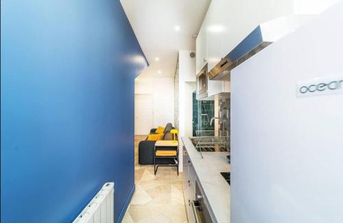 Republique - Tolstoi Apartment | Magenta, Charmant & Moderne