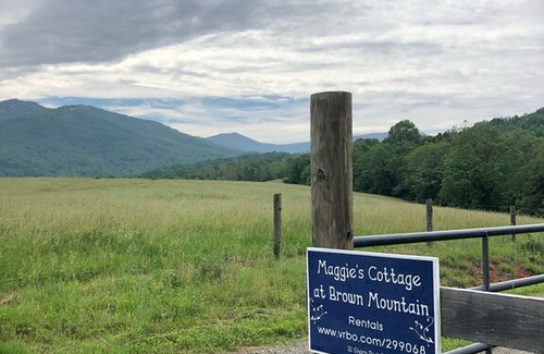 Sperryville Cottage | Maggie's Cottage at Brown Mountain..Acres of Pure Country