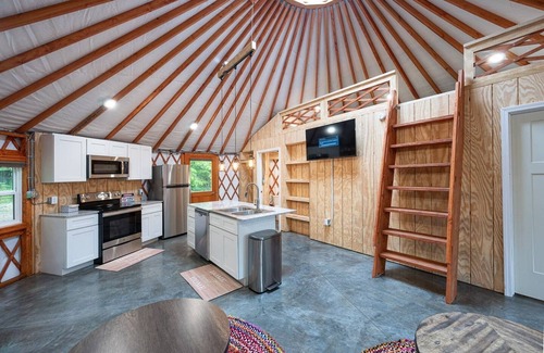 Elkland Cabin | Maggie's Modern MEGA and MINI YURTs - 30&16ft