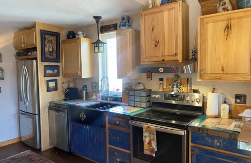 Twin Lakes House | Magical Artist Retreat