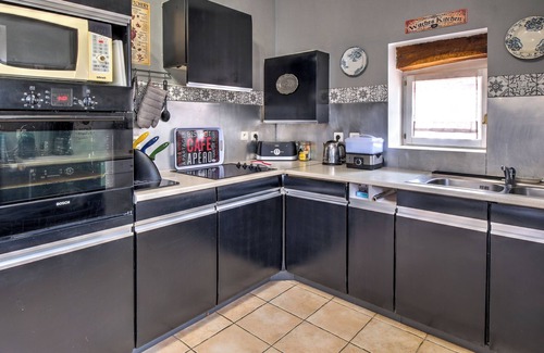 Sainte-Sabine-Born House | Magical Stay at the Magicogîte – Harry Potter, with Shared Pool and Air Conditioning