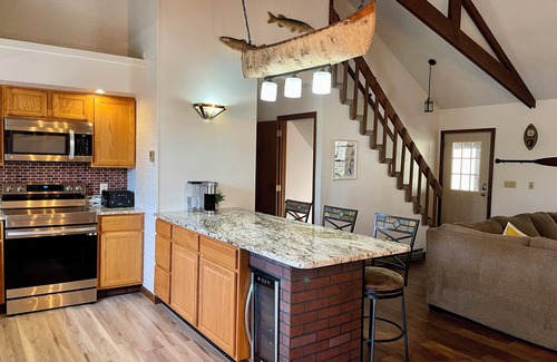 Timberline Cabin | Magical Montainbrook in Old Timberline - Ski, Hike, Golf, and More!