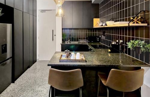 Cape Town City Centre Apartment | Magical studio in hotel type luxury- Secure, pool