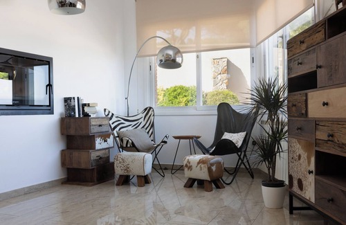 Badalona Villa | Magnífica Villa con Piscina con Vistas al mar y a Barcelona con 5 Dormitorios