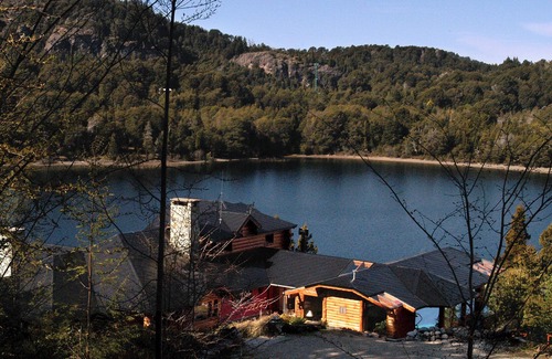 San Carlos de Bariloche House | Magnificent Home with Lake Vistas H14