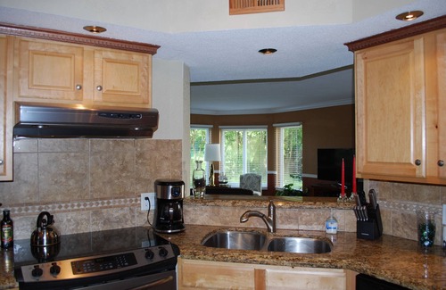 Boynton Beach Condo | Magnificent 2 Bedrooms, 2 Bathrooms Condo