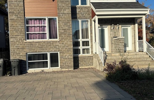 Longueuil House | Magnificent 2-storey condo only 15 minutes from downtown Montreal