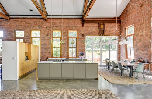 Beacon House | Magnificent 4,400 sqft Beacon Urban Loft with home theatre