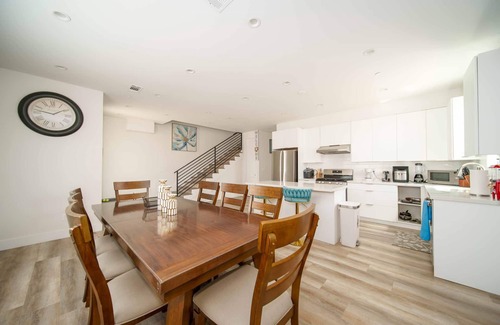 Westminster House | Magnificent 6BR near Disney w/Parking & Play area
