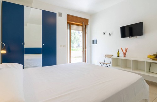 Strongoli Apartment | MAGNIFICENT APARTMENT - SEA FRONT