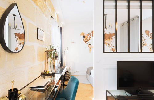 Saint-Michel Apartment | Magnificent Apartment for 2 in the City Centre