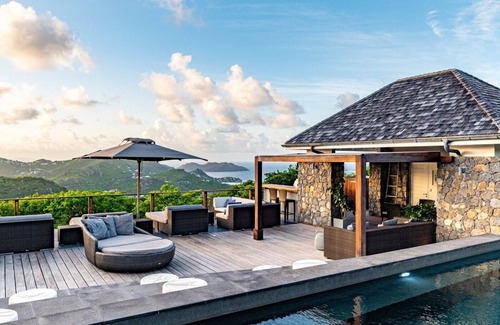 Lurin Villa | Magnificent Colonial 5 BDRM Estate w Pool