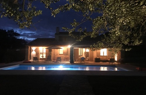 Bonnieux House | Magnificent property comprising house with heated swimming pool and sheepfold