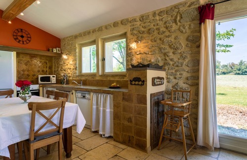 Grans House | MAGNIFICENT PROVENÇAL HOUSE 6 pers 3 bedrooms garden swimmingpool playground SPA