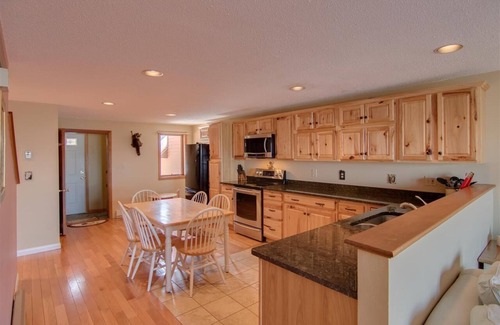 Campton Condo | Magnificent Views! This condo has it all.