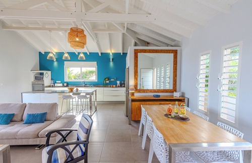 Malendure Villa | Magnificent villa with sea view and salt pool