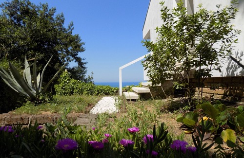 Ortona House | Magnificent villa with sea view