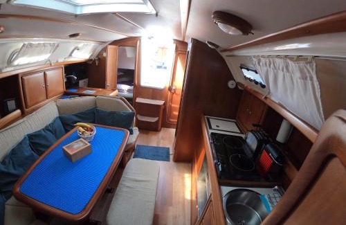 Caleta de Sebo Boat Rental | Magnifico barco en La Graciosa