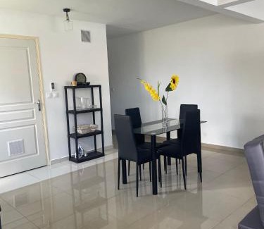 Le Moule Apartment | Magnifique appartement COZY proche de la mer