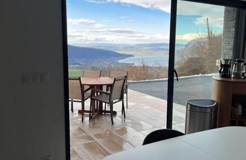 Saint-Eustache Apartment | Magnifique Suite Takapuna 4/6p vue lac & montagne