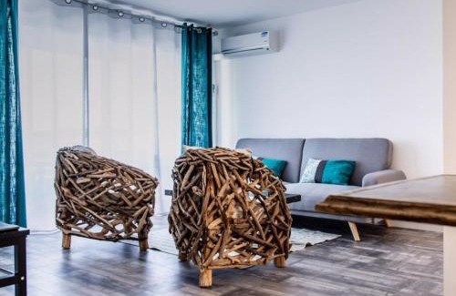 Balaruc-les-Bains Apartment | Magnifique T2 avec balcon et animaux admis - FR-1-503-143