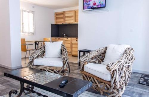 Balaruc-les-Bains Apartment | Magnifique T2 avec balcon et animaux admis - FR-1-503-143