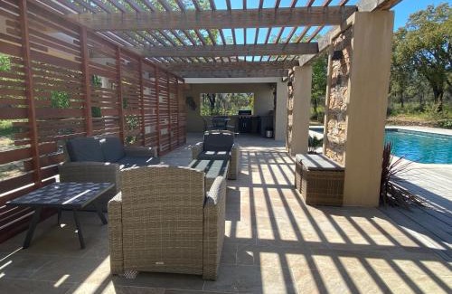 Cogolin Villa | Magnifique villa avec piscine au coeur des vignes