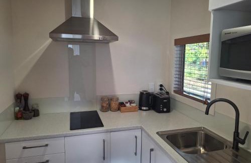 Arundel Bed & Breakfast | Magnolia Cottage B&B
