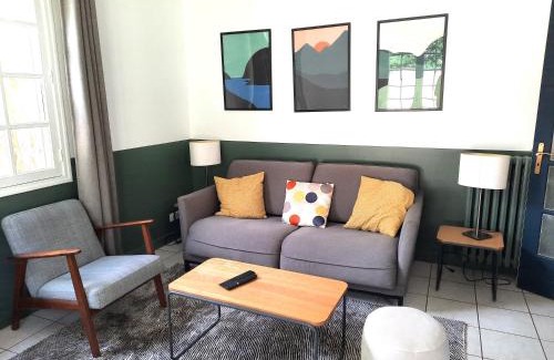 Maisons-Laffitte House | Magnolia Cottage