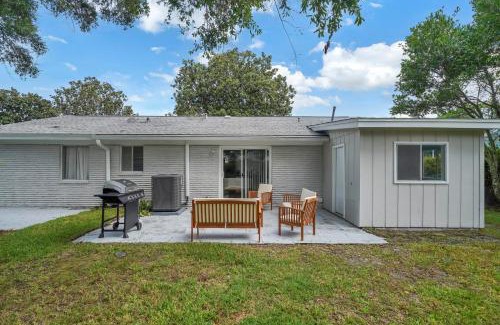 Fort Walton Beach House | Magnolia - Family-Friendly Comforts, TVs, Grill & Just Steps to the Beach!