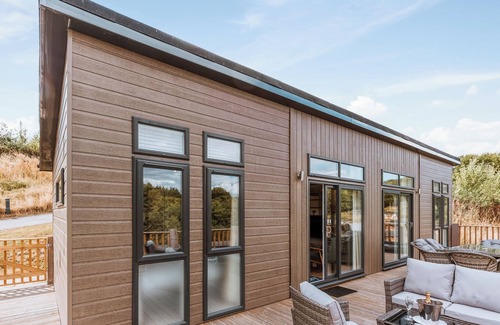 Bridgnorth Ski Chalet | Magnolia Lodge VIP Hot Tub