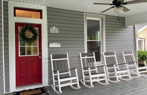 Williamstown House | MAGNOLIA ON MAIN! Charming 4-bed, renovated century old home in Williamstown.