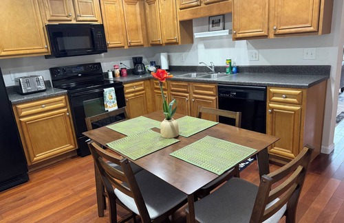 Cleveland House | Magnolia Place, townhouse, 2 bedroom, 1.5 bathroom, screened porch, entire house