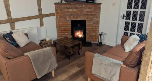 Moreton House | Magpie Cottage