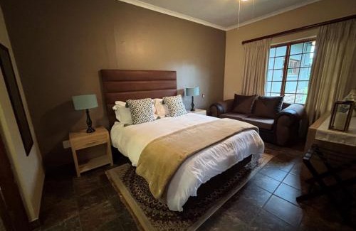 Leeupoort Cabin | Mahlangeni Lodge