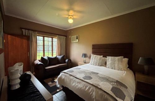 Leeupoort Cabin | Mahlangeni Lodge