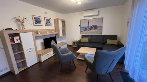 Alt Gaarz Apartment | Maiglöckchenweg Wg 1 nur 50 m vom Salzhaff entfernt