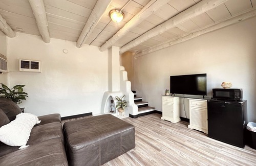 Manitou Springs House | Main House: 3BR Retreat + Kitchen