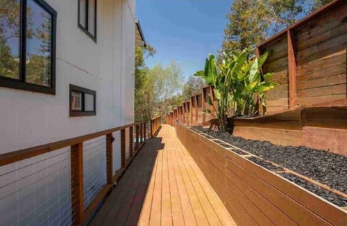 Leona Heights House | Main House + Guest Unit! 5 Bed/3.5 Bath, Oakland Hills