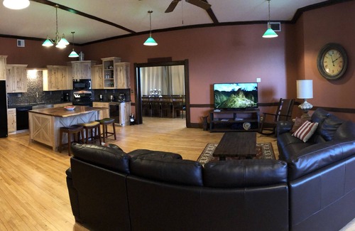 Viroqua Condo | Main Street Lodge