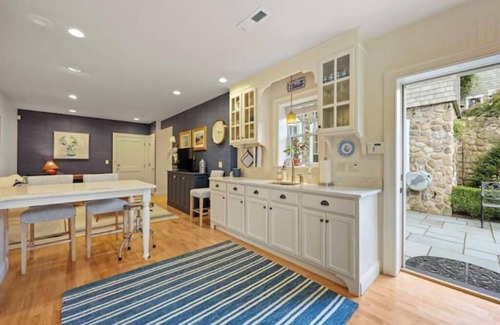 Farmington Apartment | Main Street Retreat, LLC