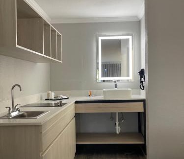 Florence Hotel | MainStay Suites Florence - Darlington