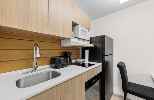 Ashley Oaks Hotel | Mainstay Suites Knoxville - Cedar Bluff