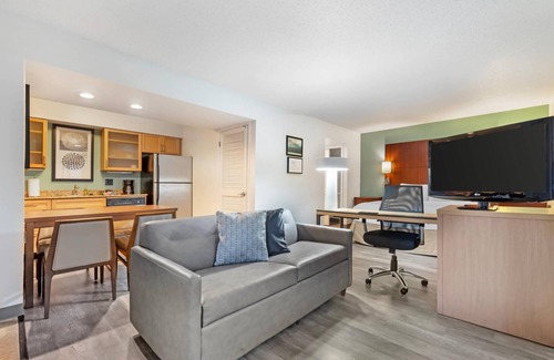 Richmond Heights Hotel | MainStay Suites St. Louis - Galleria
