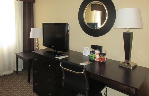 O'Hara Township Hotel | MainStay Suites