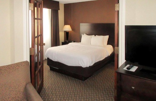 O'Hara Township Hotel | MainStay Suites